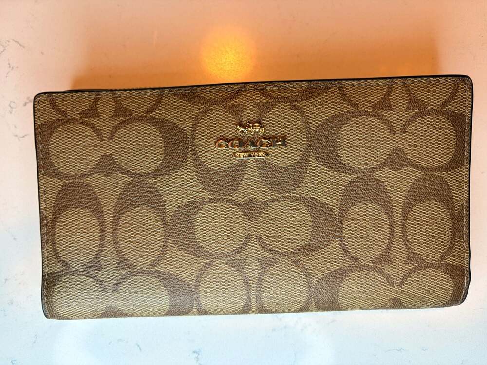 Coach Slim Envelope Wallet in Signature Canvas Khaki/Saddle